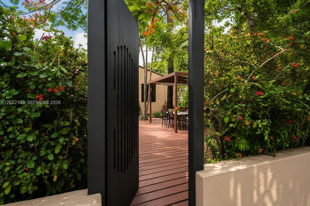 4230 Royal Palm Avenue, Miami Beach, FL 33140