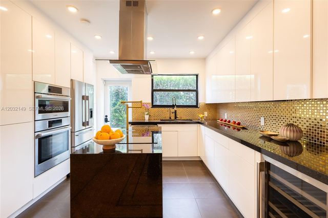 4230 Royal Palm Avenue, Miami Beach, FL 33140