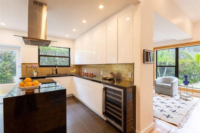 4230 Royal Palm Avenue, Miami Beach, FL 33140