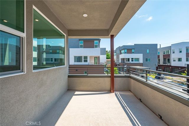 609 S Lyon Street, Santa Ana, CA 92705