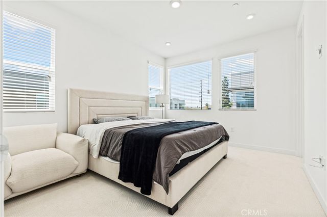 609 S Lyon Street, Santa Ana, CA 92705