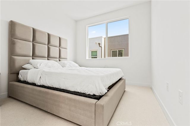 609 S Lyon Street, Santa Ana, CA 92705