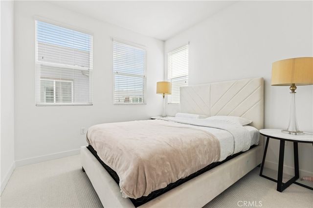 609 S Lyon Street, Santa Ana, CA 92705