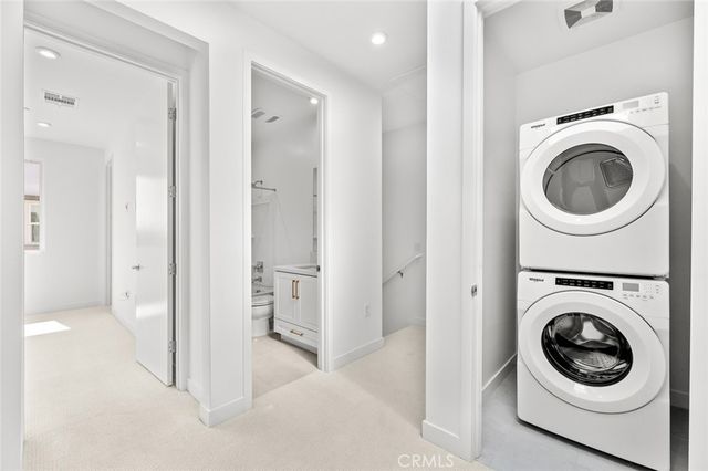 609 S Lyon Street, Santa Ana, CA 92705