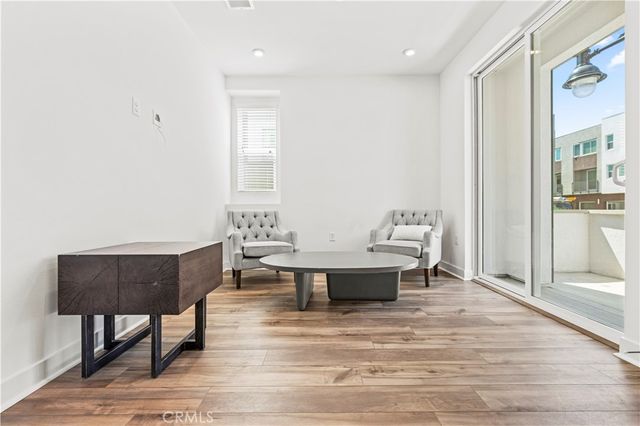 609 S Lyon Street, Santa Ana, CA 92705