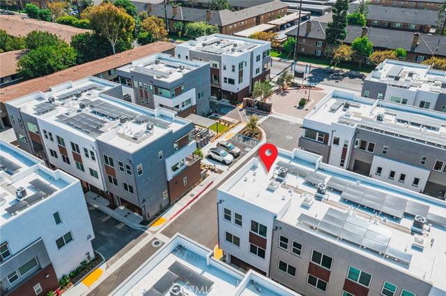 609 S Lyon Street, Santa Ana, CA 92705