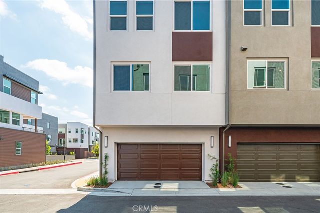 609 S Lyon Street, Santa Ana, CA 92705