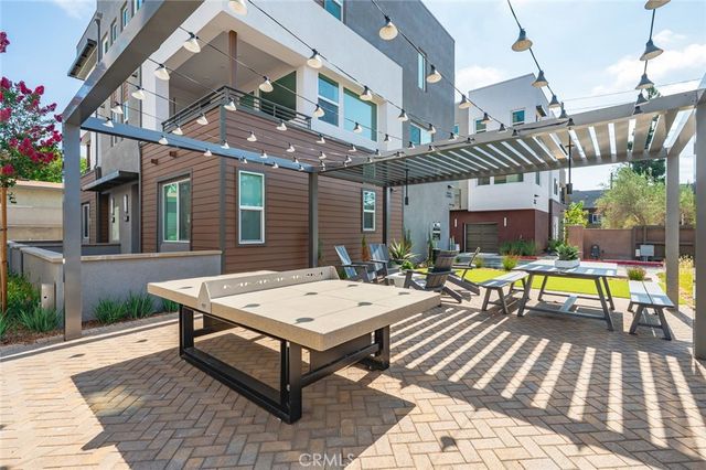 609 S Lyon Street, Santa Ana, CA 92705