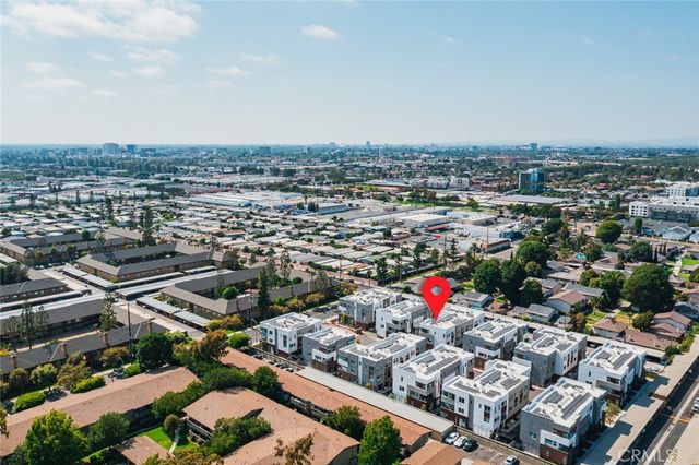 609 S Lyon Street, Santa Ana, CA 92705