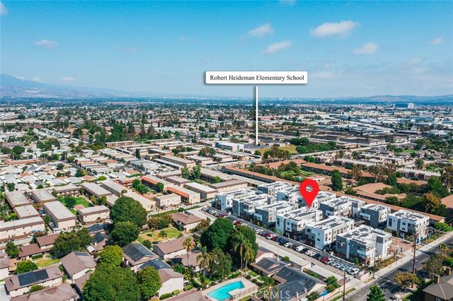 609 S Lyon Street, Santa Ana, CA 92705