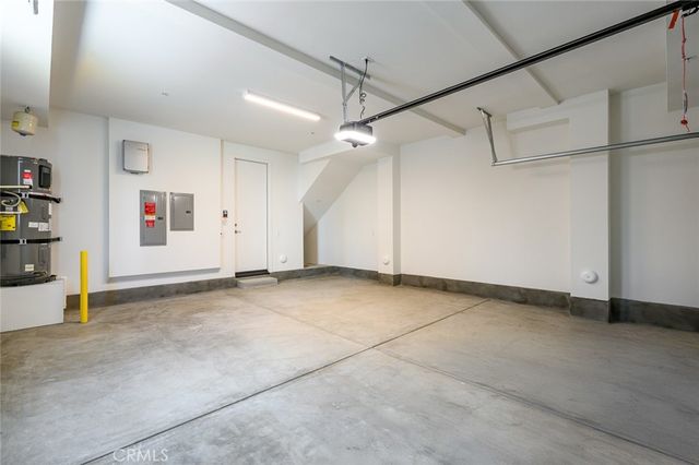 609 S Lyon Street, Santa Ana, CA 92705