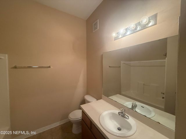 5150 PLAYPEN Drive 2-1, Jacksonville, FL 32210