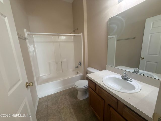 5150 PLAYPEN Drive 2-1, Jacksonville, FL 32210