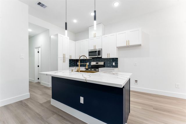 9406 Sandra Street A, Houston, TX 77016
