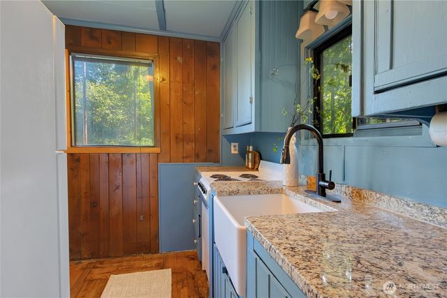 4715 NE Boston Harbor Road, Olympia, WA 98506