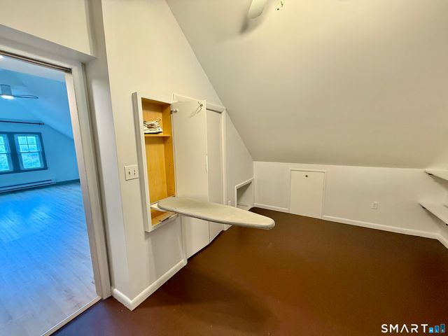 31 Hillcrest Avenue, Waterbury, CT 06705