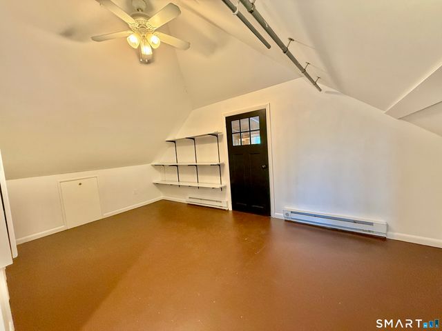 31 Hillcrest Avenue, Waterbury, CT 06705