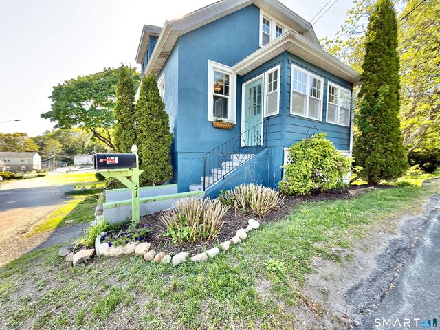 31 Hillcrest Avenue, Waterbury, CT 06705