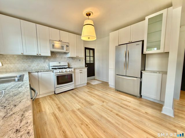31 Hillcrest Avenue, Waterbury, CT 06705