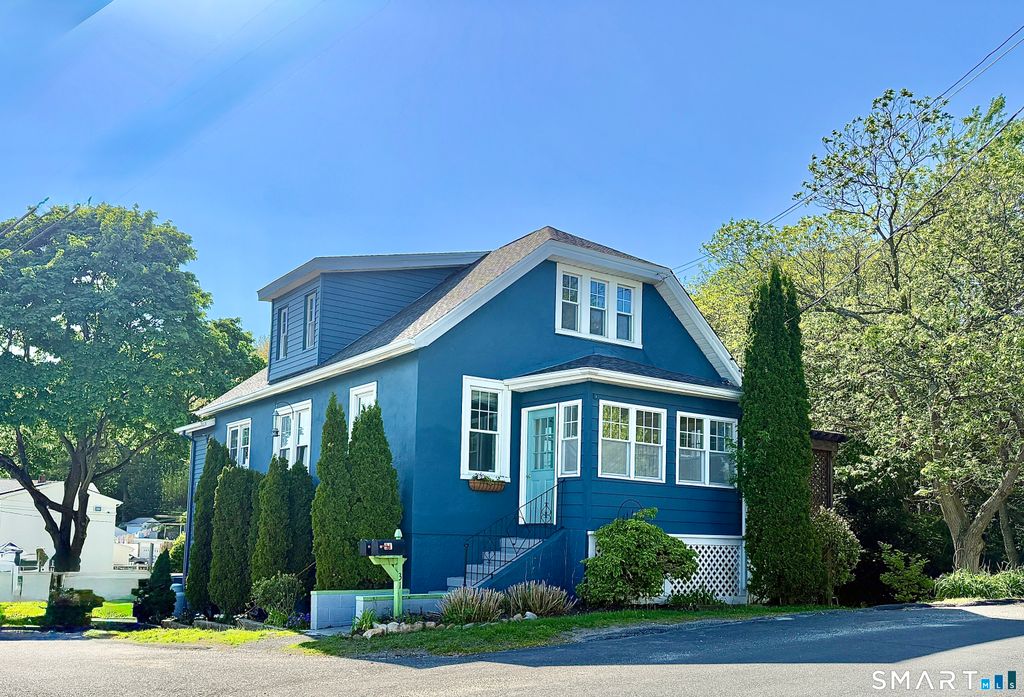 31 Hillcrest Avenue, Waterbury, CT 06705