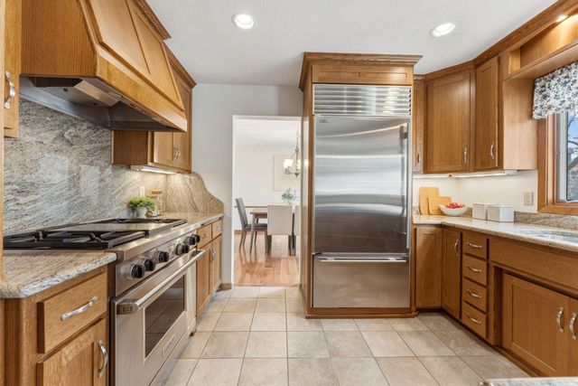 10665 Northmark Drive, Eden Prairie, MN 55344