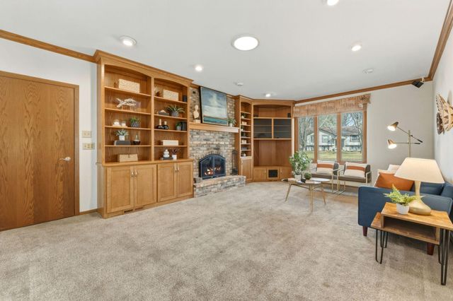 10665 Northmark Drive, Eden Prairie, MN 55344