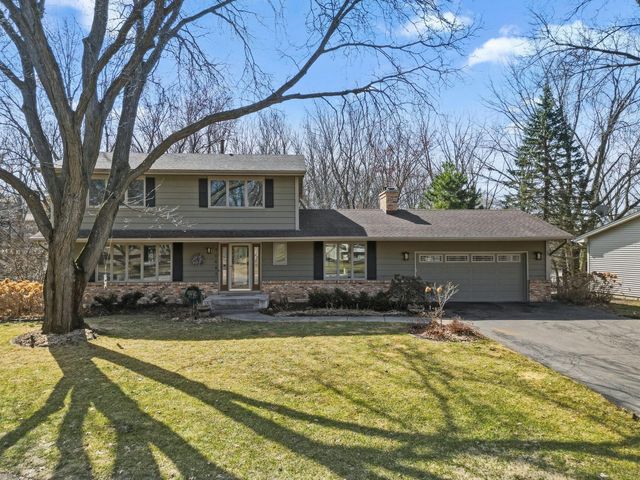 10665 Northmark Drive, Eden Prairie, MN 55344