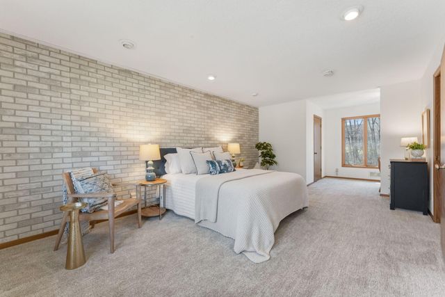 10665 Northmark Drive, Eden Prairie, MN 55344