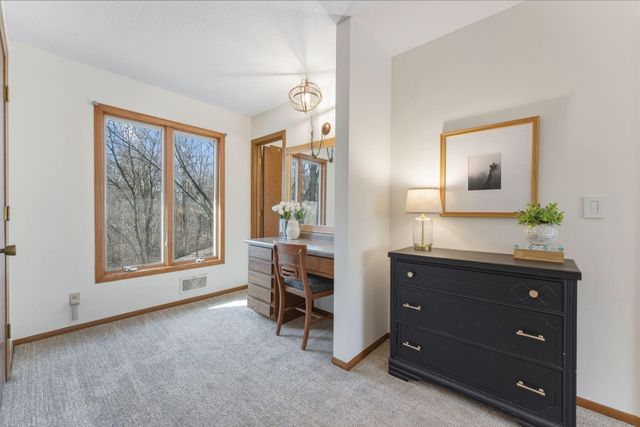 10665 Northmark Drive, Eden Prairie, MN 55344