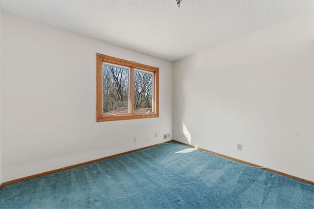 10665 Northmark Drive, Eden Prairie, MN 55344