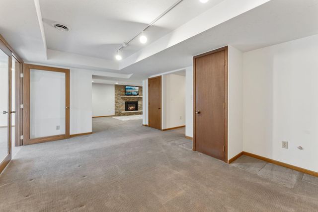 10665 Northmark Drive, Eden Prairie, MN 55344