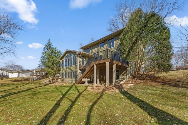 10665 Northmark Drive, Eden Prairie, MN 55344