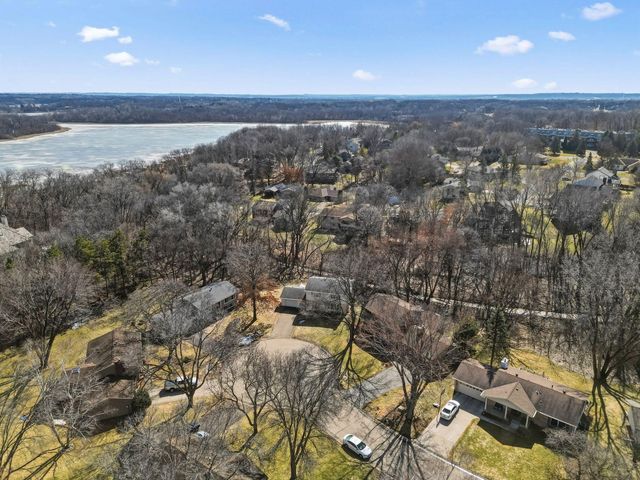 10665 Northmark Drive, Eden Prairie, MN 55344