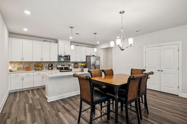 712 Taylor Bend Rd, Columbia, TN 38401