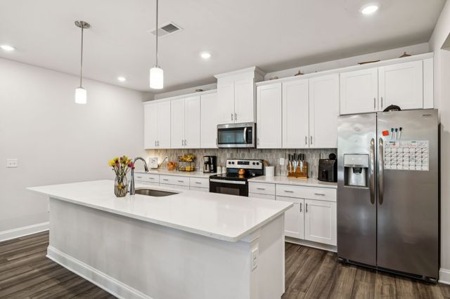 712 Taylor Bend Rd, Columbia, TN 38401