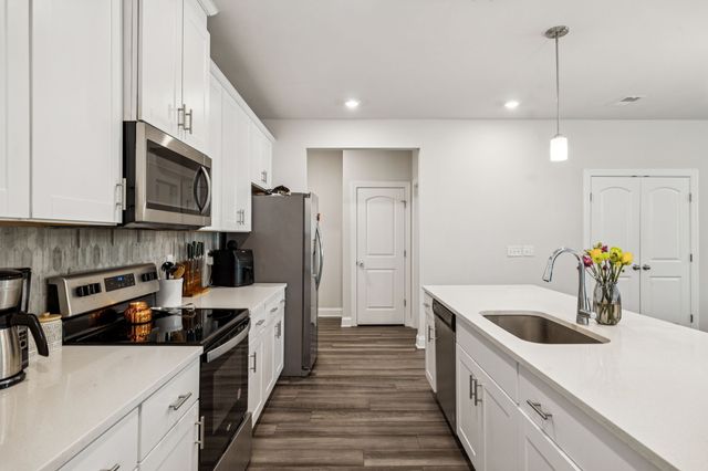 712 Taylor Bend Rd, Columbia, TN 38401