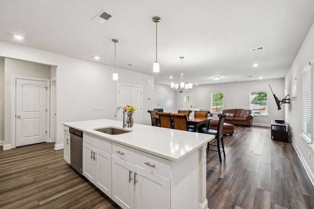 712 Taylor Bend Rd, Columbia, TN 38401