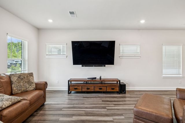 712 Taylor Bend Rd, Columbia, TN 38401