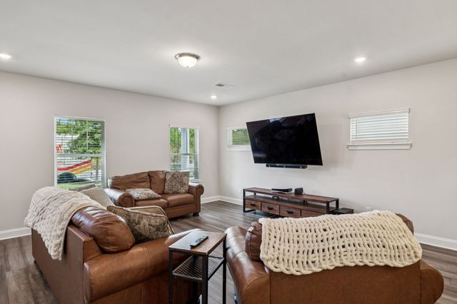 712 Taylor Bend Rd, Columbia, TN 38401