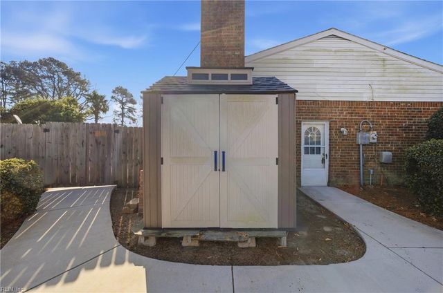 1695 Meredith RD, Virginia Beach, VA 23455