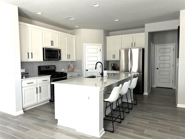 700 Hays Hill DR 1, Georgetown, TX 78633