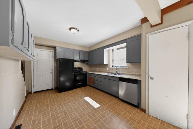 5228 Relluk Drive, Green Twp, OH 45238