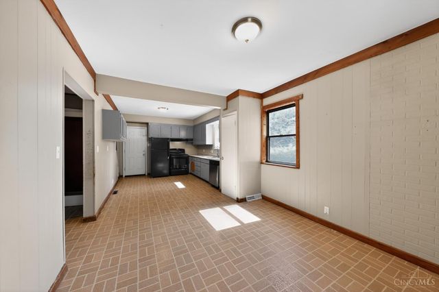 5228 Relluk Drive, Green Twp, OH 45238