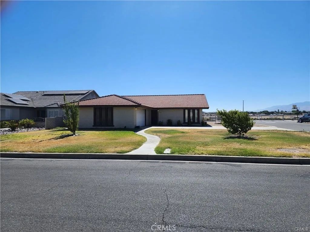 18663 Arrowhead Trail, Victorville, CA 92395
