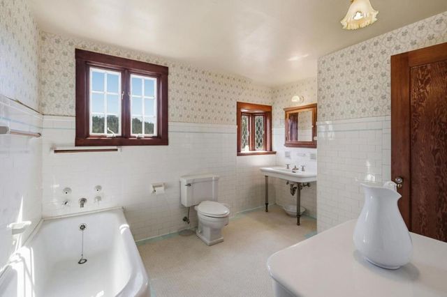 24580 Loma Prieta Avenue, Los Gatos, CA 95033