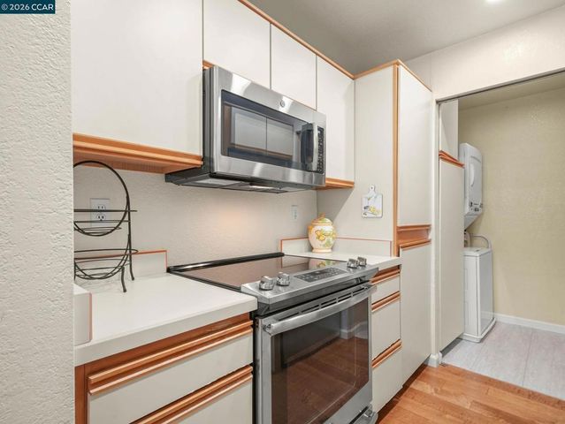 1308 Walden Rd 27, Walnut Creek, CA 94597