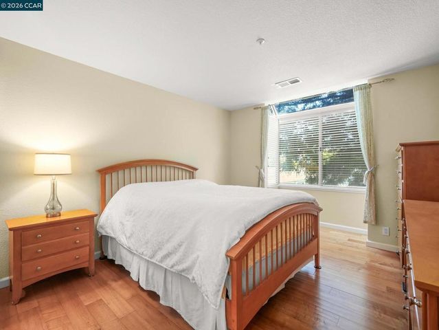 1308 Walden Rd 27, Walnut Creek, CA 94597