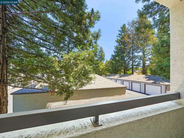 1308 Walden Rd 27, Walnut Creek, CA 94597