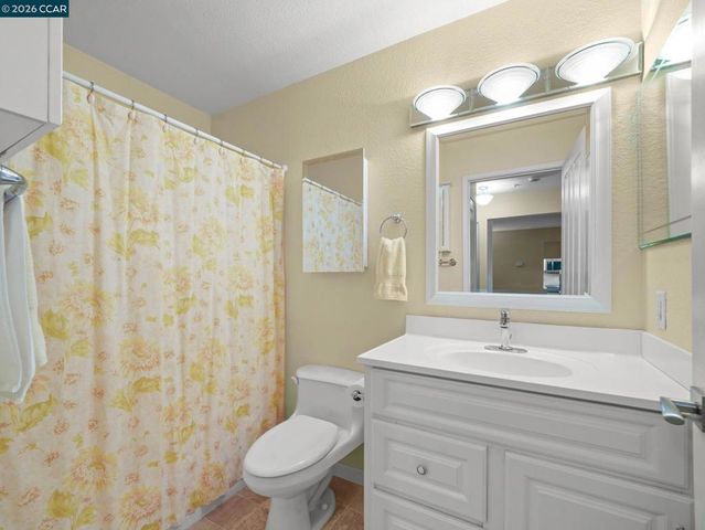 1308 Walden Rd 27, Walnut Creek, CA 94597