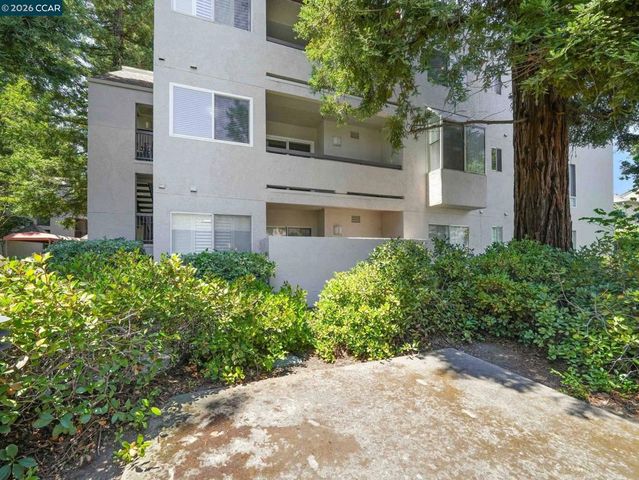 1308 Walden Rd 27, Walnut Creek, CA 94597